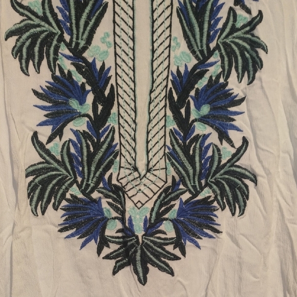 Embroidered Green, White and Blue Women's Top - Picture 7 of 12
